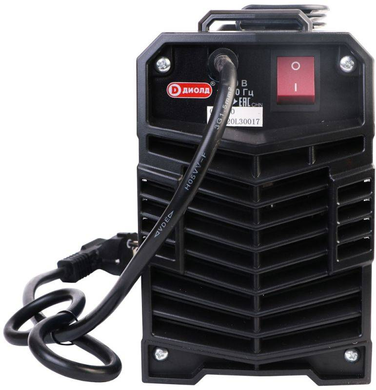 Обзор сварочного аппарата Диолд АСИ-210-05: надежный инструмент для качественной сварки в бытовых и профессиональных условиях.