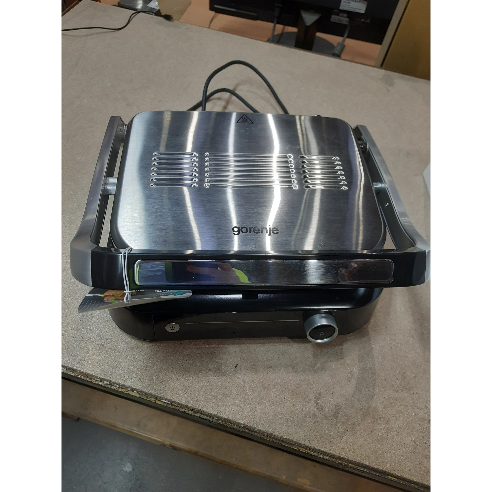 Обзор электрогриля Gorenje GCG2100S: мощность, функциональность и стильный дизайн для приготовления вкусных блюд дома.