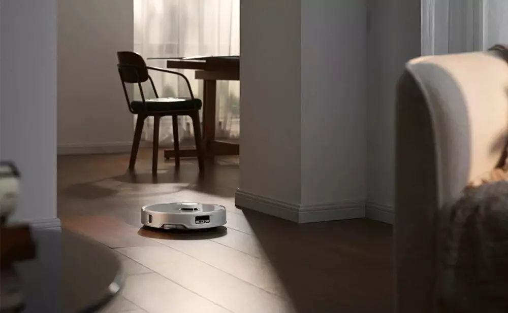Обзор Roborock Qrevo EdgeC: Инновационный робот-пылесос для безупречной уборки и поддержания чистоты вашего дома, белый.